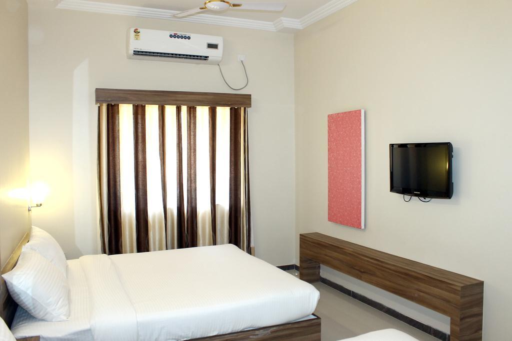 Oyo 4316 Hotel Sai Empire Shirdi Quarto foto