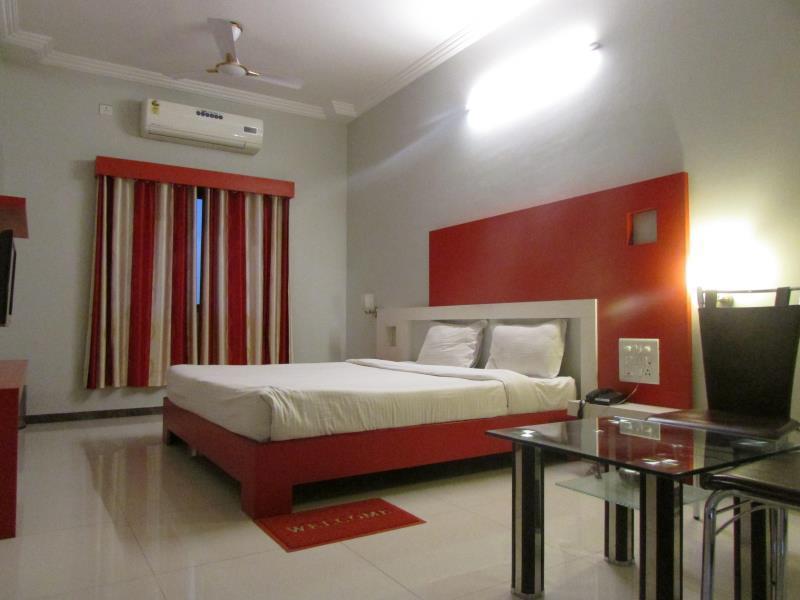Oyo 4316 Hotel Sai Empire Shirdi Exterior foto